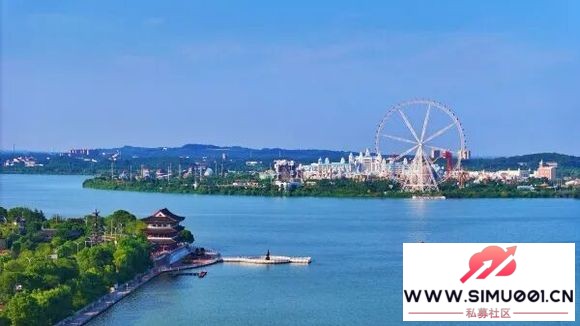 �������ձ������ϴ�δ�� ����ɽ������д�ڵڶ��조�ƴ�����Ҷ����-1.jpg